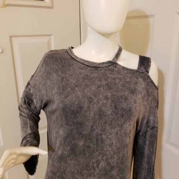 1.4.3. Story by Line Up - Picture 2 of 5